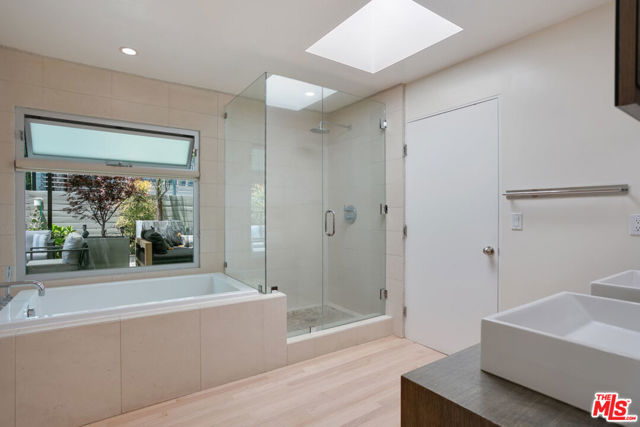2742 Creston Drive, Los Angeles CA: https://media.crmls.org/mediaz/8dce8434-a774-4a5d-bfb9-9811d346da11.jpg