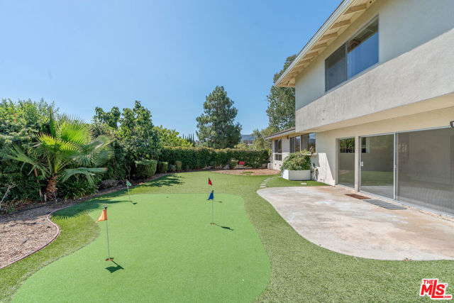 1943 Stonesgate Street, Westlake Village CA: https://media.crmls.org/mediaz/8dcefcb9-9979-46d5-a496-bf25c05e5693.jpg