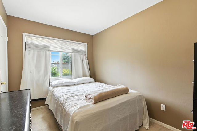 764 Lashburn Street, Sylmar CA: https://media.crmls.org/mediaz/8dcf0d34-88d0-470b-b7f4-b77439384190.jpg