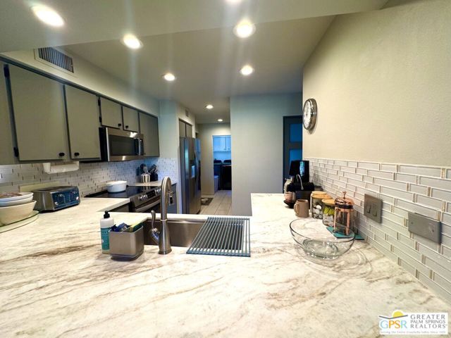 426 Forest Hills Drive, Rancho Mirage, CA 92270