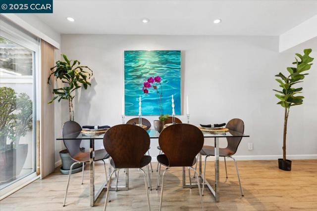 1237 Pine Creek Way, Concord CA: https://media.crmls.org/mediaz/8dcf5abf-b009-4230-ba79-6fbf5c743384.jpg