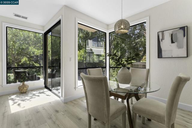 731 Lakemont Pl, San Ramon CA: https://media.crmls.org/mediaz/8dcf62b5-0627-4c8a-8f74-55a676510857.jpg