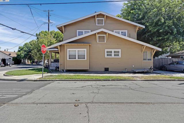 1241 Parker Ave, Tracy CA: https://media.crmls.org/mediaz/8dcf88a0-aacf-443b-9752-3f91867dc434.jpg