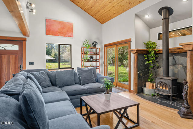 Detail Gallery Image 4 of 35 For 42560 Little River Airport Rd, Little River_1,  CA 95456 - 3 Beds | 2 Baths