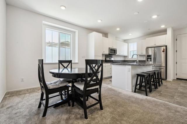5584 Kate Way, Fontana CA: https://media.crmls.org/mediaz/8dd04fd3-bfb7-441c-81bd-c6e35f943db0.jpg