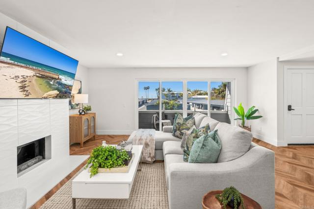 Detail Gallery Image 10 of 52 For 90 Montego Ct, Coronado,  CA 92118 - 2 Beds | 2/1 Baths