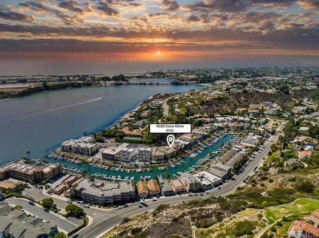 Detail Gallery Image 2 of 57 For 4529 Cove Dr #101,  Carlsbad,  CA 92008 - 4 Beds | 3/1 Baths