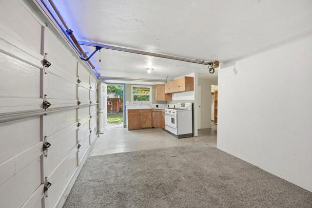 33557 3rd Street, Union City CA: https://media.crmls.org/mediaz/8dd0fc13-836e-4bae-b9d3-a05c320a7652.jpg