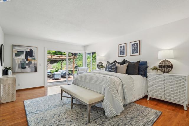 643 Contada Cir, Danville CA: https://media.crmls.org/mediaz/8dd1cacd-2267-4a66-95e5-acf3e78c3141.jpg