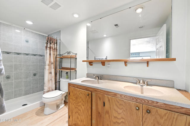 1589 N Alva Circle, Simi Valley CA: https://media.crmls.org/mediaz/8dd1e9d6-1806-4e23-abbd-76ed809098d2.jpg