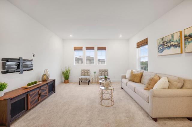 7101 Hakkan Drive, Gilroy CA: https://media.crmls.org/mediaz/8dd2028d-ad5e-4cb4-baa2-2acb00962be9.jpg