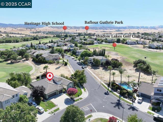 2560 Risebridge Ct, Brentwood CA: https://media.crmls.org/mediaz/8dd242e8-04cf-4db7-a51e-7618a8e46fde.jpg
