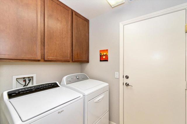 52190 Desert Spoon Court, La Quinta CA: https://media.crmls.org/mediaz/8dd36742-a2ac-49fa-91ba-14c154d9463b.jpg