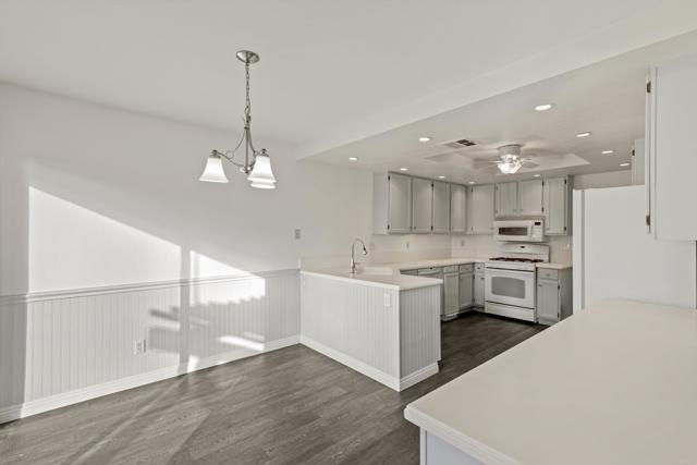 1349 Via Firenze, San Marcos CA: https://media.crmls.org/mediaz/8dd472f1-2317-404d-bbb9-726b2bad82df.jpg