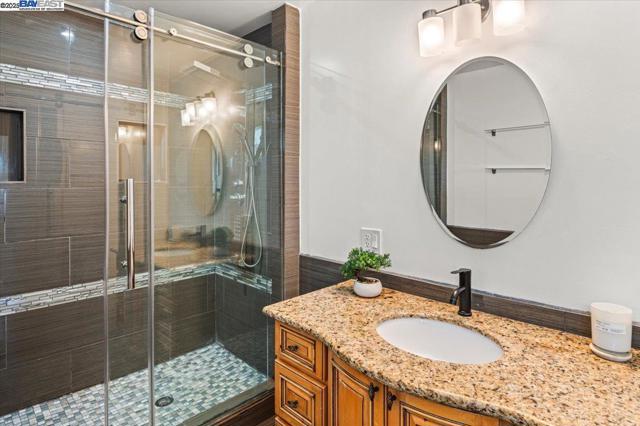 28399 CUBBERLEY CT, Hayward CA: https://media.crmls.org/mediaz/8dd4f1b3-6a25-4c9a-a84a-5c34623fec10.jpg