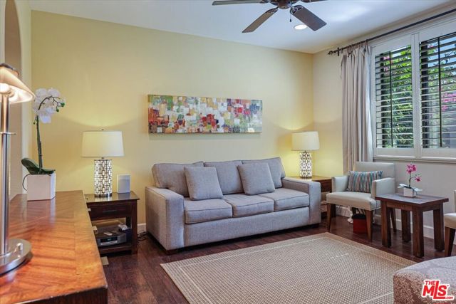 208 Villorrio Drive, Palm Springs CA: https://media.crmls.org/mediaz/8dd50890-7587-4966-8264-72e564f6bcb3.jpg