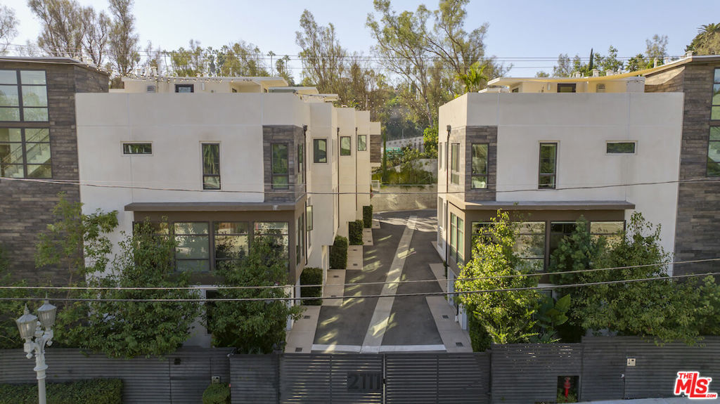 2111 N Cahuenga Boulevard #14