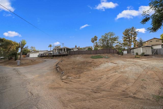 1780 Grove Rd, El Cajon CA: https://media.crmls.org/mediaz/8dd56b2c-e78c-4ef1-a4b6-f9b00327dc2d.jpg