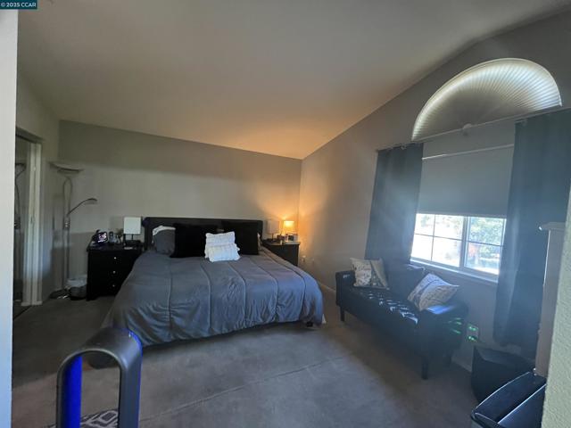 1214 Dover Ln, Tracy CA: https://media.crmls.org/mediaz/8dd58ae7-a5c8-4dab-8cb7-67a3259fbb32.jpg