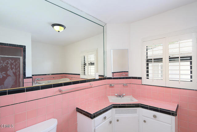 Detail Gallery Image 13 of 31 For 3411 S Cochran Ave, Los Angeles,  CA 90016 - 3 Beds | 2 Baths