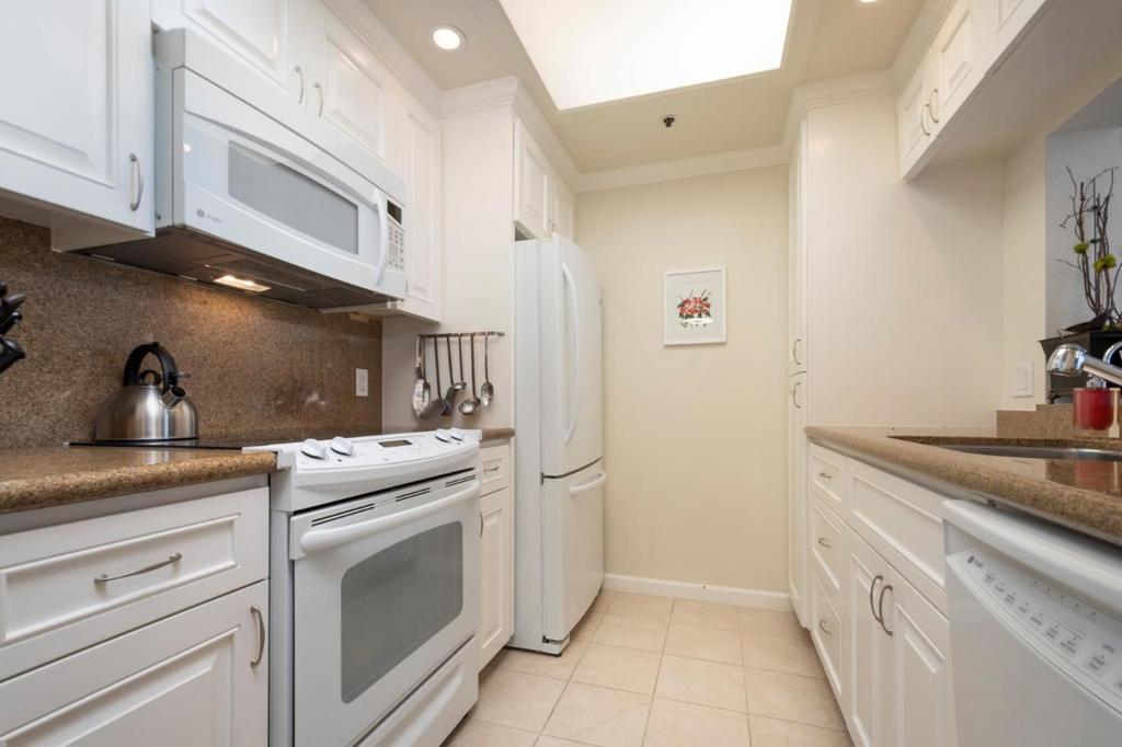 1 Baldwin Avenue #707
