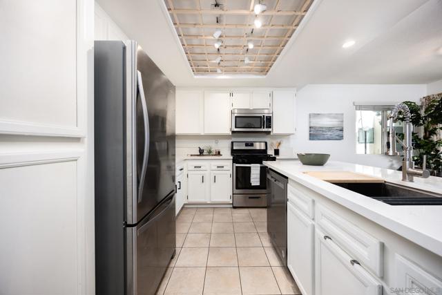 345 N Melrose Dr, Vista CA: https://media.crmls.org/mediaz/8dd688d6-eec5-4f86-95fc-74d71dd999b8.jpg