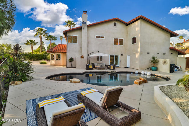 2328 Otono Circle, Thousand Oaks CA: https://media.crmls.org/mediaz/8dd6b979-7905-47de-884a-10bd669ba3db.jpg