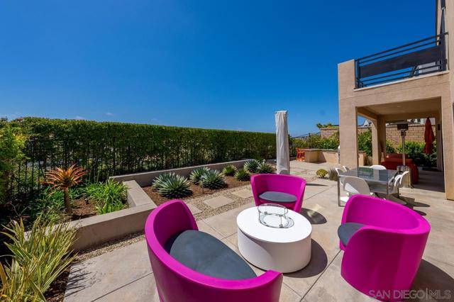 13722 Canyon Loop Trl, San Diego CA: https://media.crmls.org/mediaz/8dd7bc81-9a2e-46cd-9eb6-4d1d13598a04.jpg