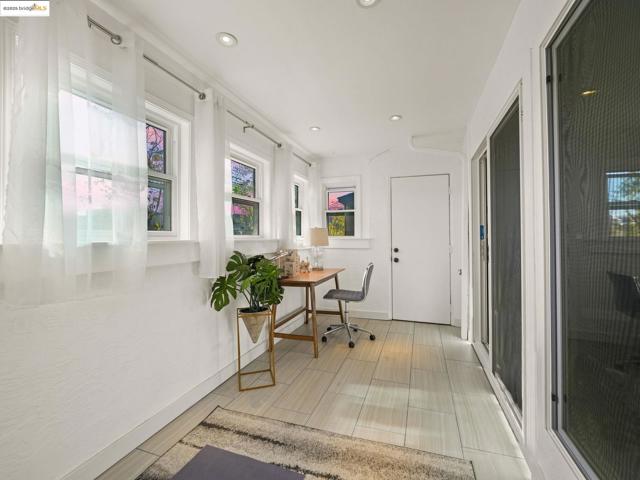 2106 Otis Dr, Alameda CA: https://media.crmls.org/mediaz/8dd84bae-d495-4a67-a88f-9f0c5e24f1be.jpg