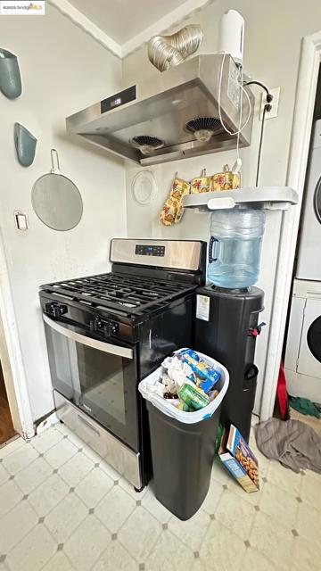 2031 Chanslor Avenue, Richmond CA: https://media.crmls.org/mediaz/8dd91849-bc7f-4b17-99ea-d3f4e500c668.jpg