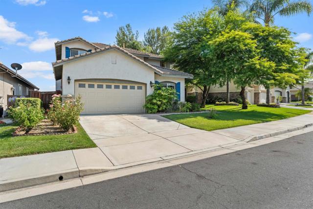 32991 Adelante St, Temecula CA: https://media.crmls.org/mediaz/8dd92502-7c88-4bd2-b84c-2de9560bbe66.jpg