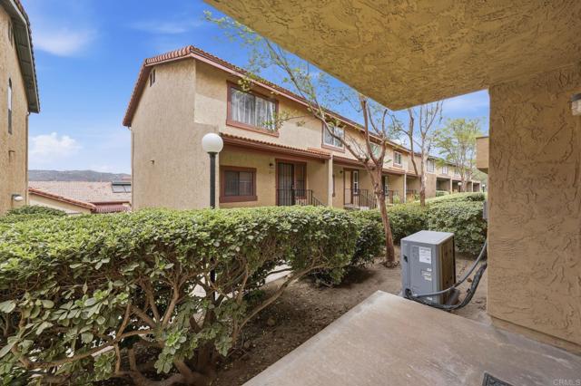 Detail Gallery Image 30 of 43 For 10794 Jeanne #UNIT F,  Santee,  CA 92071 - 2 Beds | 2/1 Baths