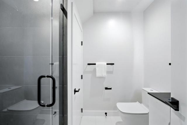 651 41st Avenue, San Francisco CA: https://media.crmls.org/mediaz/8dda2c6d-323b-48aa-ad37-5c8c1092859b.jpg