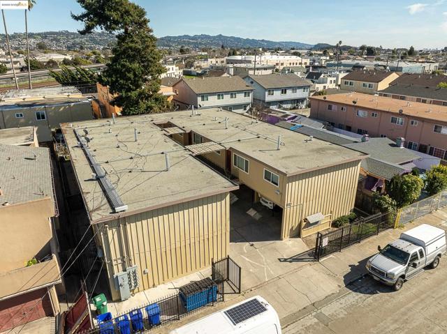 146 19Th St, Richmond CA: https://media.crmls.org/mediaz/8dda3e32-cb93-41b7-abd0-4b2505a2fe02.jpg
