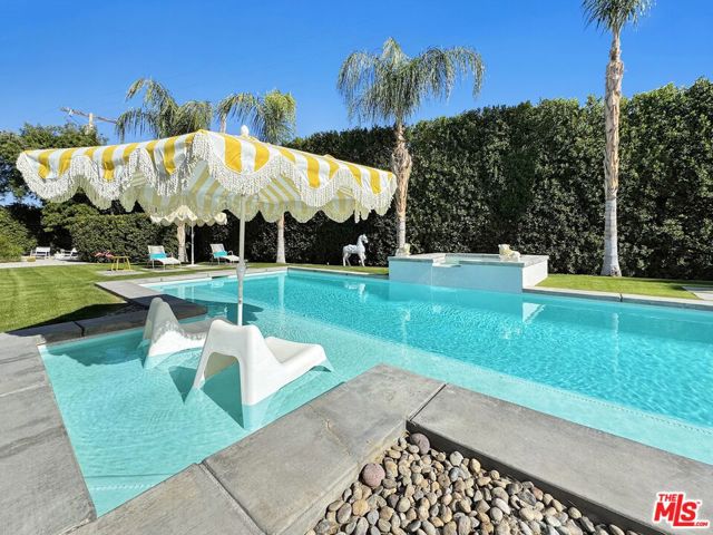 2235 E Paseo Gracia, Palm Springs CA: https://media.crmls.org/mediaz/8dda725b-9f43-464a-a19c-556eeaaef370.jpg