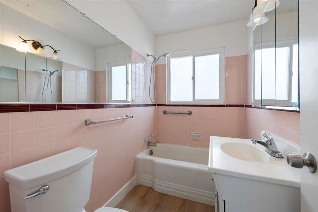 Image 12 of 25 For 461 Irving Avenue