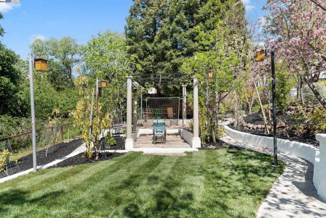 45221 Rutherford Ter, Fremont CA: https://media.crmls.org/mediaz/8ddb1af7-4690-47a2-b9b3-f659de5acaeb.jpg