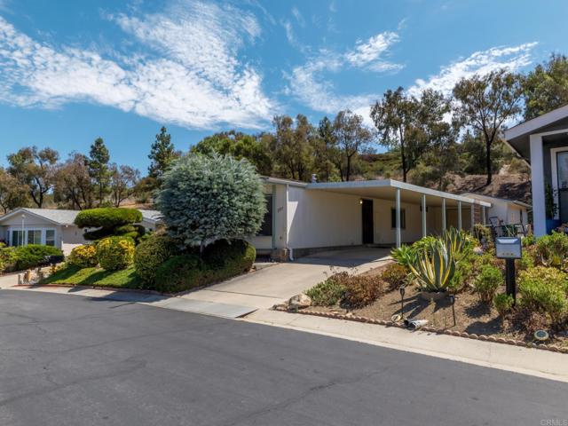 Detail Gallery Image 2 of 37 For 2289 Bryant Dr, Carlsbad,  CA 92008 - 3 Beds | 2 Baths