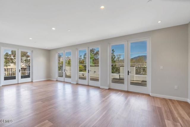 Detail Gallery Image 7 of 35 For 533 E Union St #501,  Pasadena,  CA 91101 - 3 Beds | 3 Baths