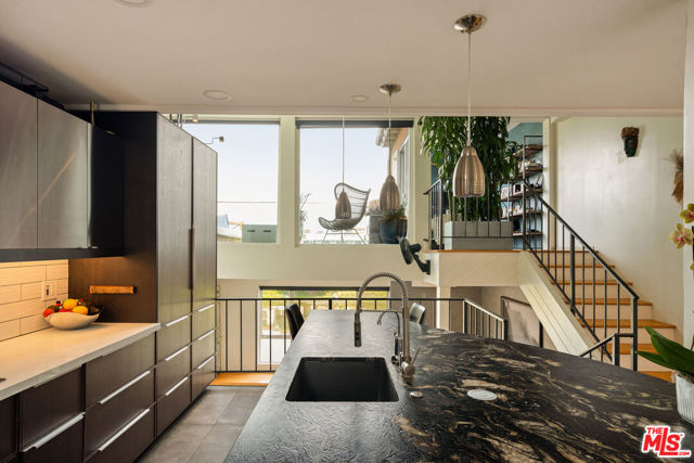 6400 Pacific Avenue, Playa del Rey CA: https://media.crmls.org/mediaz/8ddd3f43-b0b0-4ba2-875f-7c96229ab87e.jpg