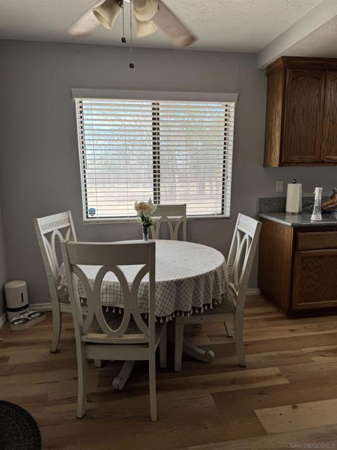 22394 Lone Eagle Rd, Apple Valley CA: https://media.crmls.org/mediaz/8ddd46f0-da86-4e6d-a449-ec51e7e7419d.jpg