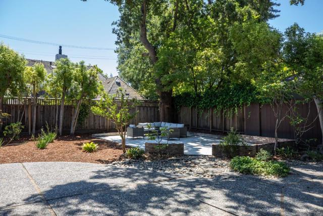 369 Lennox Avenue, Menlo Park CA: https://media.crmls.org/mediaz/8ddd8b6a-3fac-478d-82ed-66ddb4d16a51.jpg
