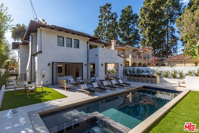 409 21st Street, Santa Monica CA: https://media.crmls.org/mediaz/8ddddaa3-15f6-4543-a5eb-d785040050d1.jpg