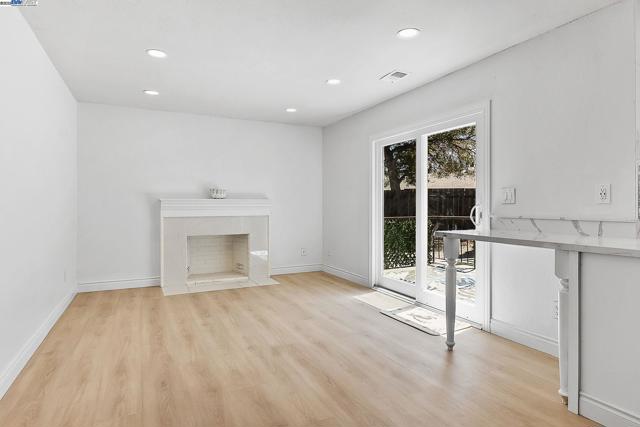 3481 Michael Pl, Bay Point CA: https://media.crmls.org/mediaz/8ddddcc1-20fe-4aa3-a661-21984c9a9094.jpg