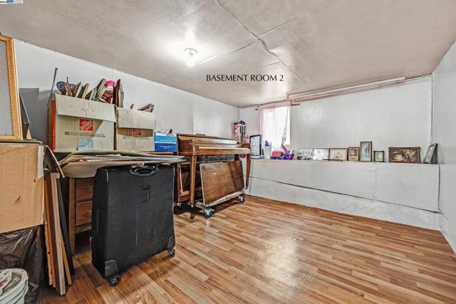 2309 High St, Oakland CA: https://media.crmls.org/mediaz/8dde8f92-fcf8-420b-a165-7bca48fe9617.jpg