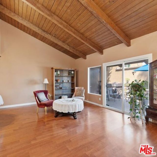18350 Hatteras Street, 262 photo 4
