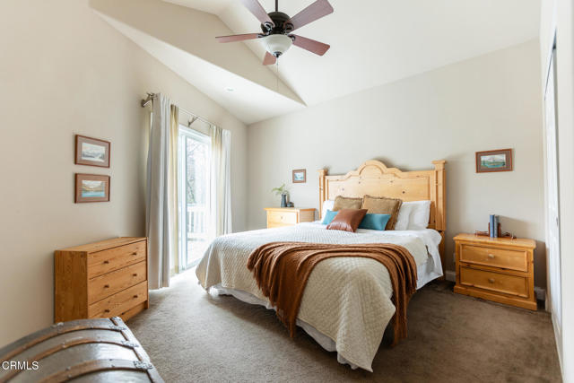 385 Spruce Drive, Lake Arrowhead CA: https://media.crmls.org/mediaz/8ddf7205-d4ed-4d45-bf6d-06164a5e2691.jpg