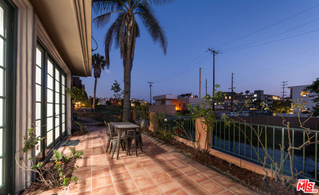 3815 Via Dolce, Marina del Rey, California 90292, 4 Bedrooms Bedrooms, ,4 BathroomsBathrooms,Single Family Residence,For Sale,Via Dolce,24413873