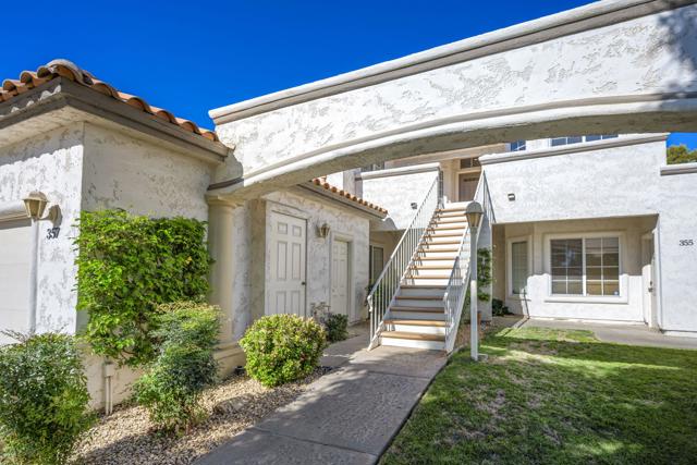 357 Desert Falls E Drive, Palm Desert CA: https://media.crmls.org/mediaz/8ddfca0b-a1fc-4567-b79f-d74d10ef77d4.jpg