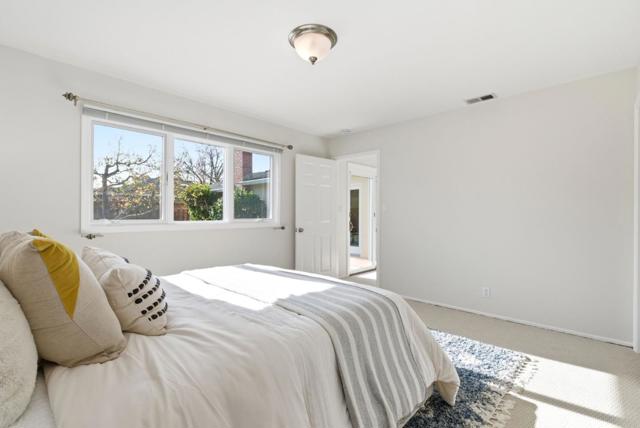 1747 Walnut Drive, Mountain View CA: https://media.crmls.org/mediaz/8ddfff09-dcbd-4df8-9bac-75cce919dce5.jpg